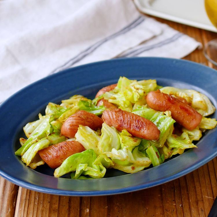 春キャベツとソーセージの温サラダ