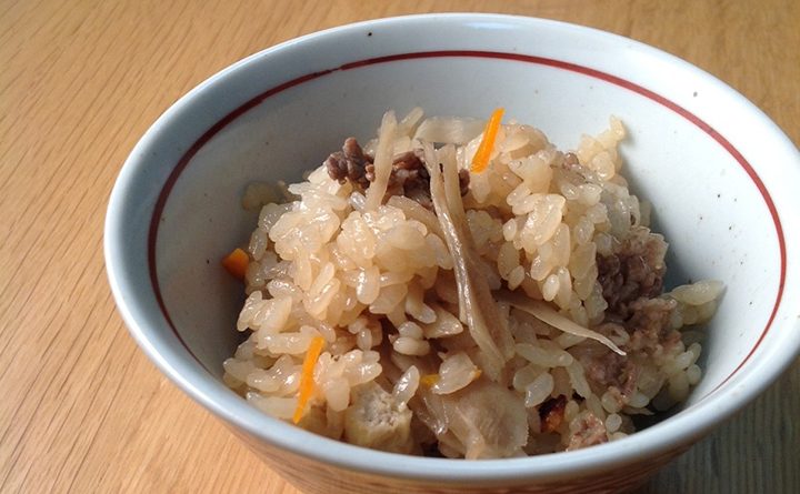 牛肉ときのこの炊き込みご飯