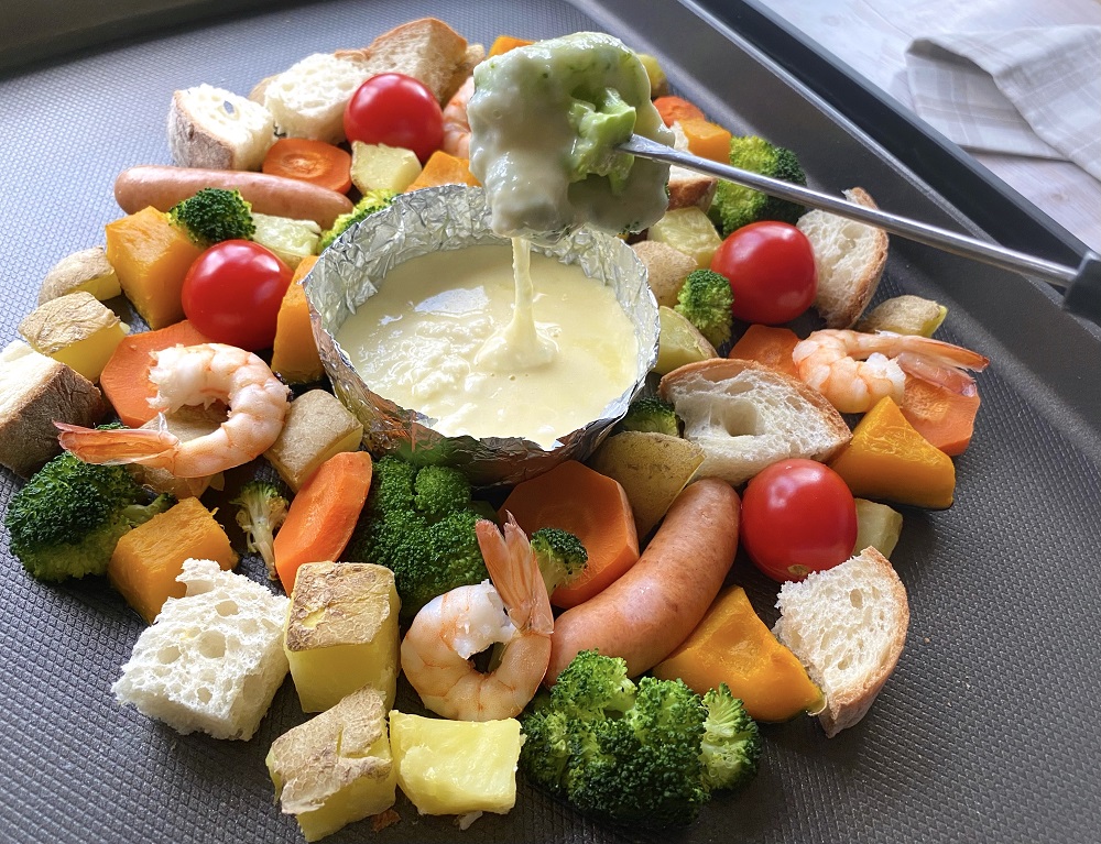 簡単お手軽♪子供と一緒に食べれるチーズフォンデュ♡