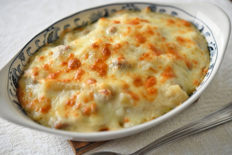 コーンと鶏肉のクリスマスグラタン