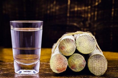 ☆沖縄産さとうきび100％ 沖縄産ラム「さとうきびの詩 うた 」35%720mlラム・黒糖酒ヘリオス酒造オンラインショップ