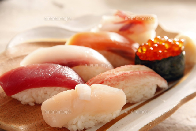 サーモンの握り寿司の写真素材FYI00312910ストックフォトの Qlean Market キュリンマーケット