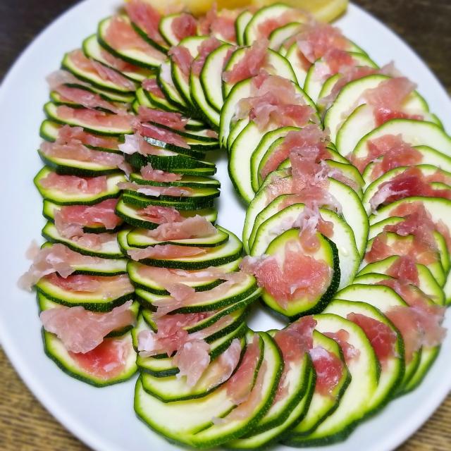 ズッキーニのカルパッチョ風