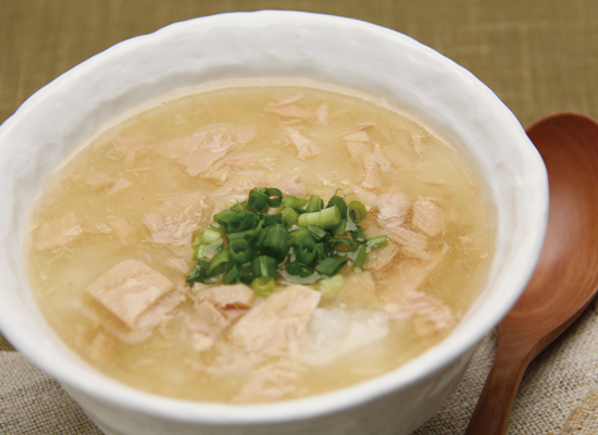 あっさりだしうま！白だしで作るもつ鍋風餃子鍋