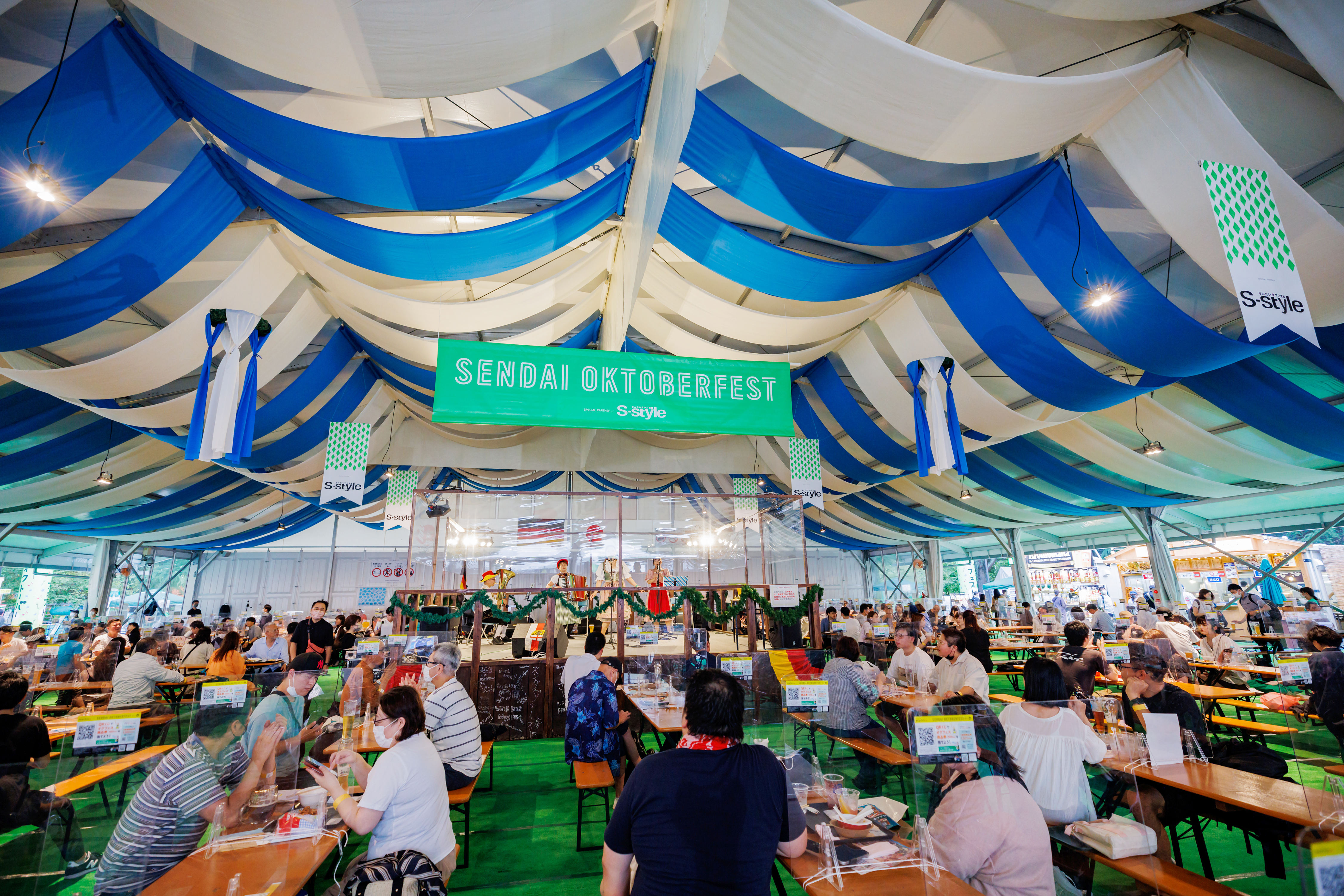 仙台オクトーバーフェスト - 9 18、オープン！ 今年のカフェメニューを支えてくれた「CoffeeMates」と「CHICCI」は本日が出店最終日。感謝。 こだわりのコーヒーとチーズケーキ、是非チェックしてください！Facebook