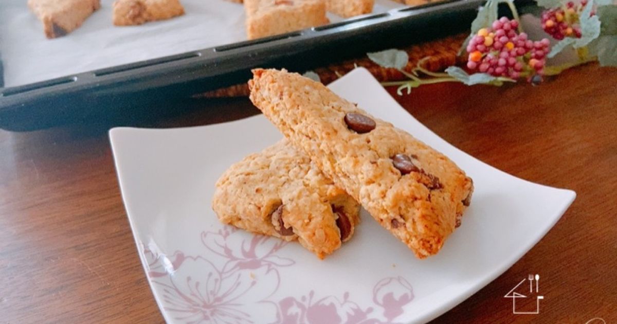 抹茶とホワイトチョコのざくざくオートミールスコーン