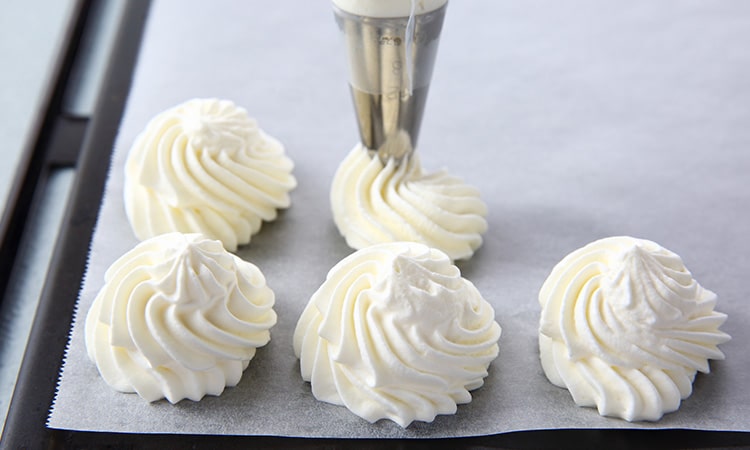 生クリームが余ったら作りたい！「濃厚キャラメル味おやつ」5選フーディストノート