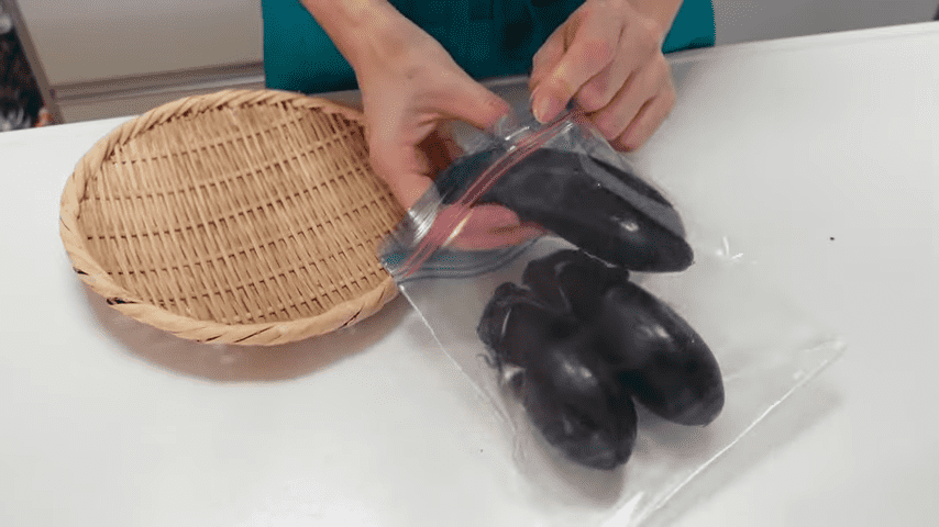 なすのはさみ焼き」作り置きレシピ冷凍で味もしみしみ＆見た目も変化なし！家事を助ける優秀おかずfrozen by analyst.jp