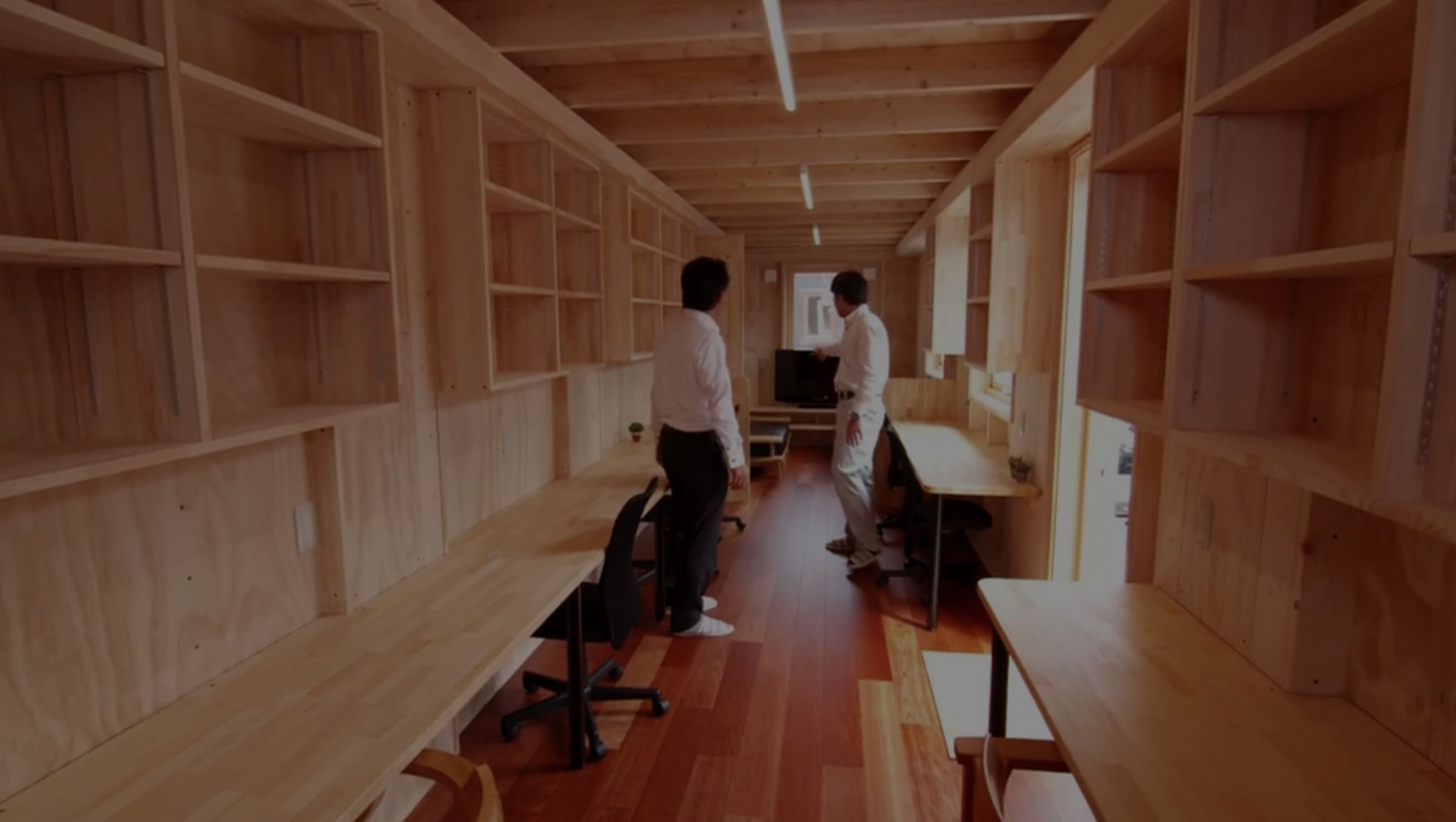 寿司屋の内装の決め手はカウンター。銘木の一枚板で高級感のあるおもてなしを」スマートモデューロ スマモ の暮らしを提案するKINOARU