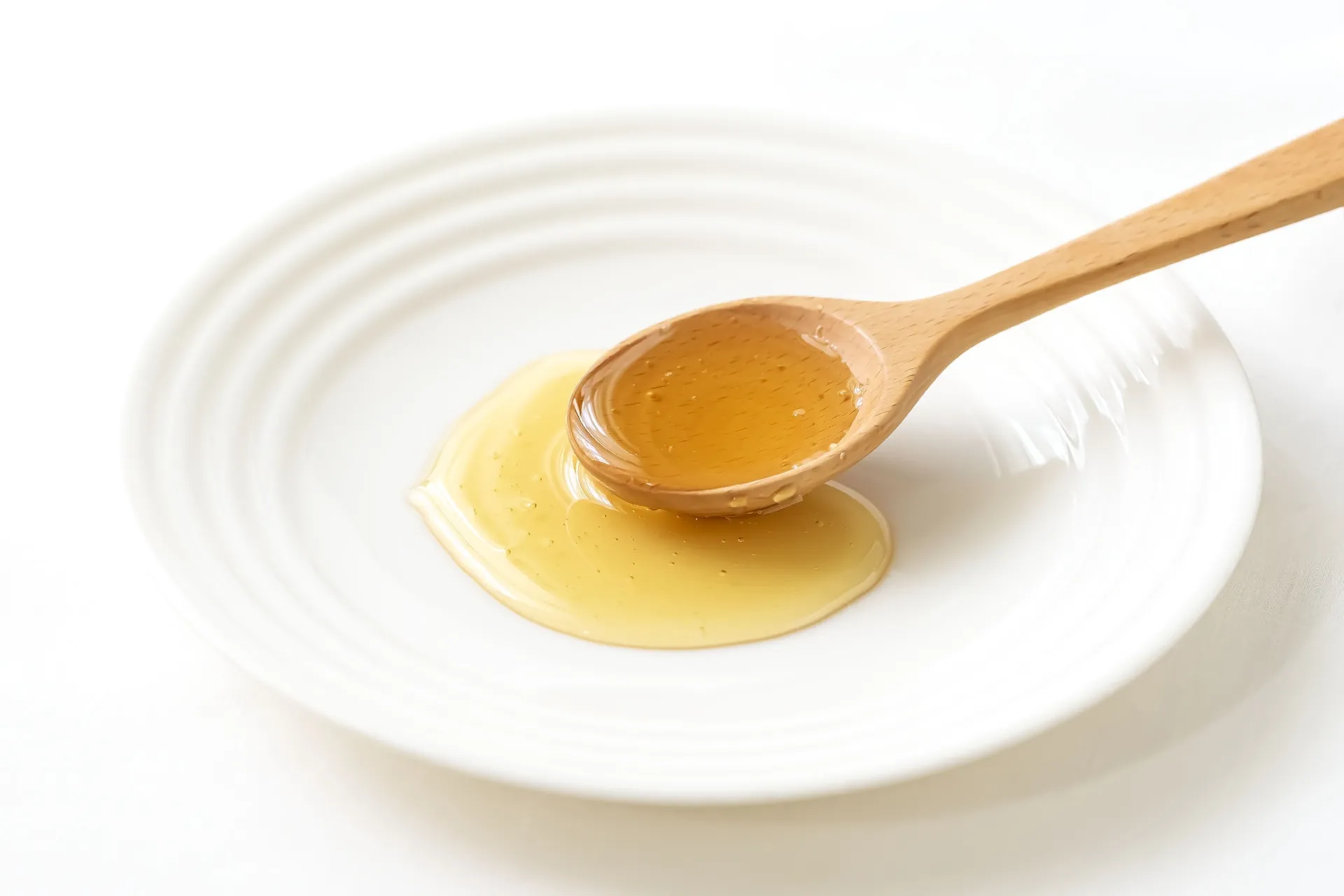 固まったはちみつは食べられる？固まる理由と戻し方を解説。おすすめレシピ3選も！ - macaroni