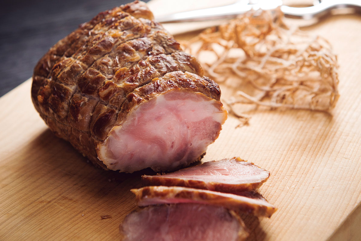 極上！自家製豚ハム！』☆炊飯器＋αで簡単！クリスマスにもぴったりな豚ももハムレシピ☆ 動画UPしました～https:www.youtube.com watch?v=KtHzNvluZi0 そろそろクリスマスも近いので それっぽいレシピですｗちなみに我が家は煙突がないので サンタのおじさんは来ない