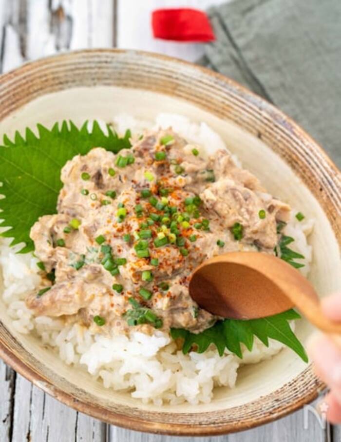 すき焼き食べたい！ でも作りたくない。疲れ果てた日のレスキューレシピ 『とびきり美味しい疲れ果てごはん もはや動けないって時はこれつくろ！』BOOKウォッチ