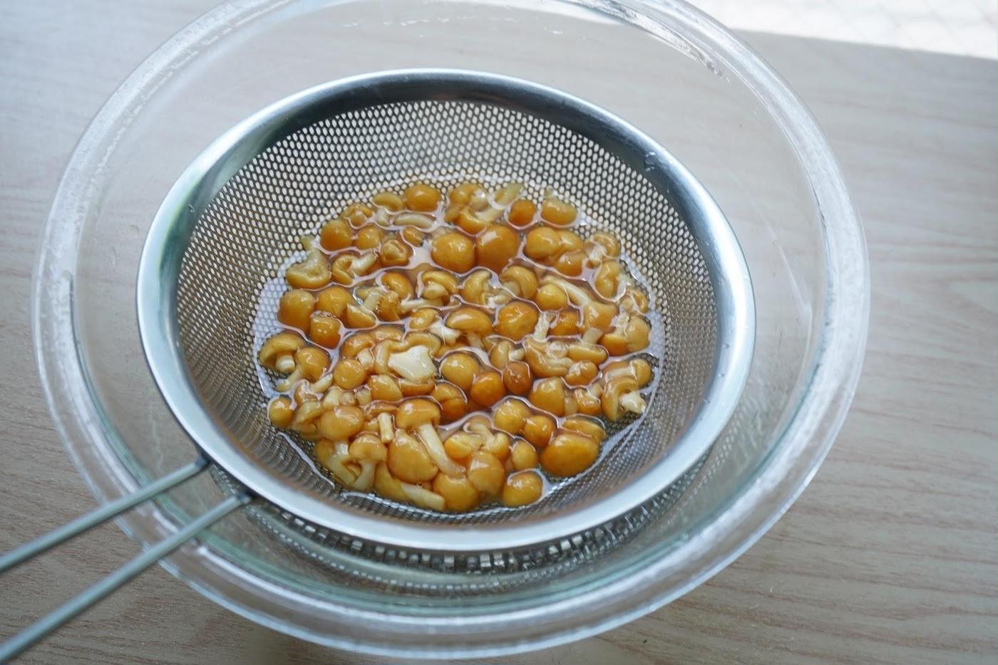 もしかして水で洗ってる？」“きのこ“を洗ってはいけない理由とベストな下ごしらえとはクラシル