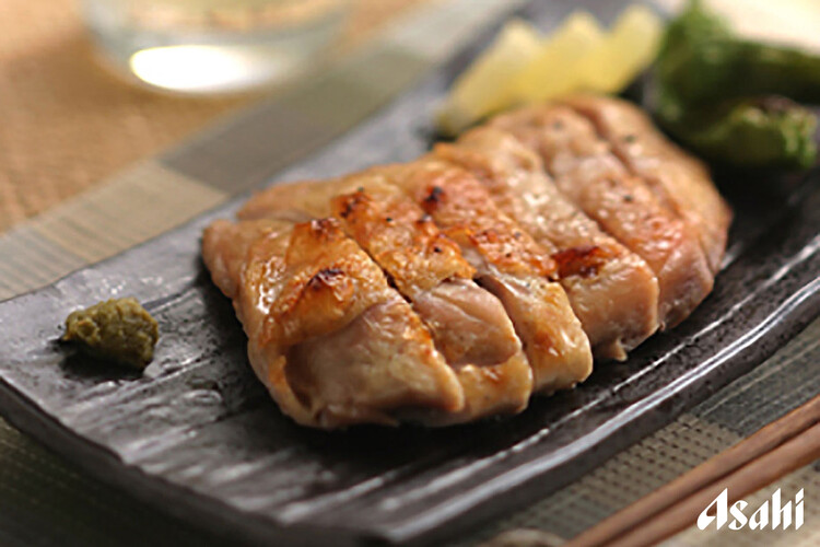 カリッとジューシー 鶏手羽中の塩焼き