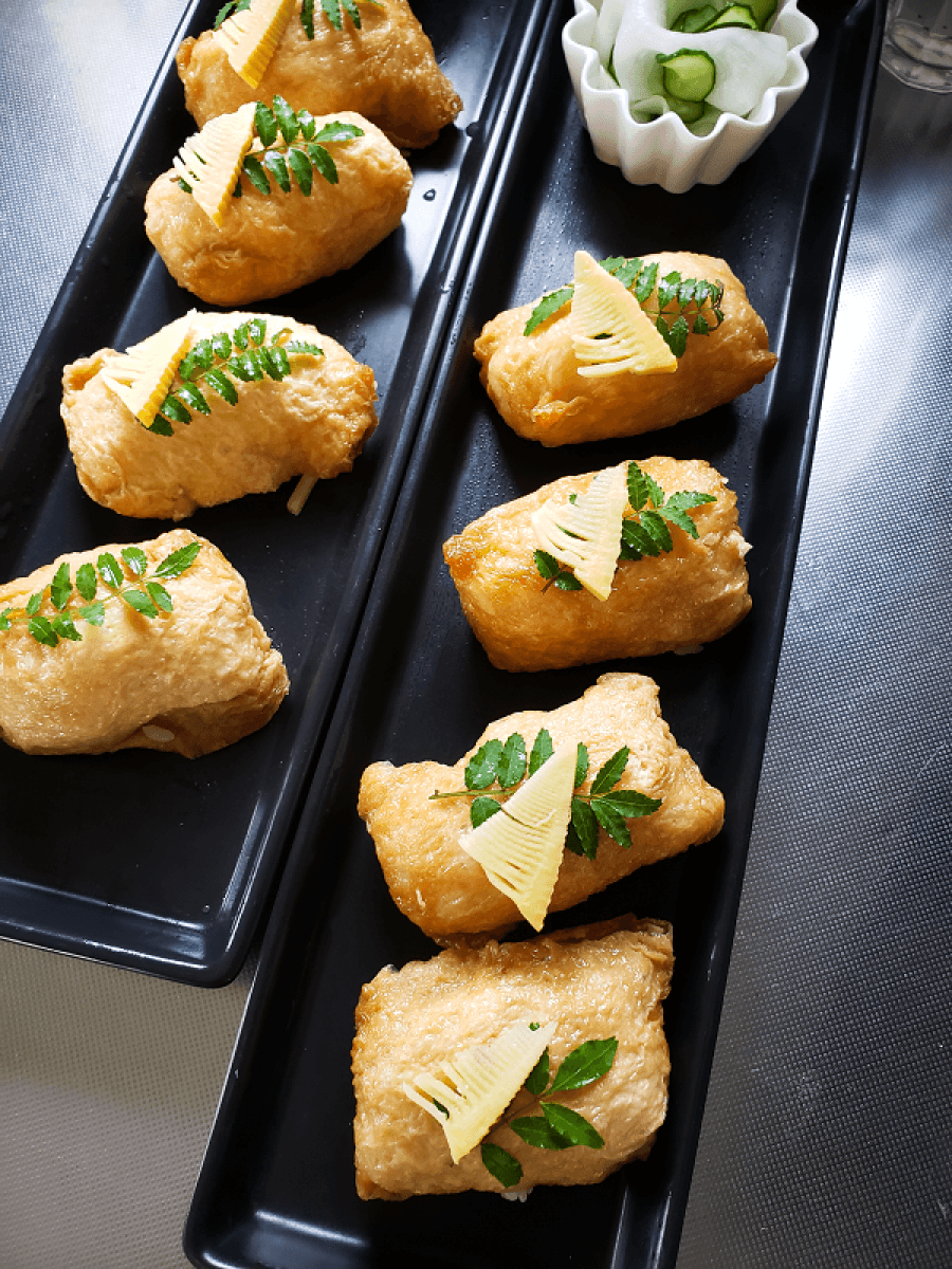 春ごはん💕 たけのこと菜の花のちらし寿司❣️ 準備や心構えは充分あって、少し前に菜の花買ってたけど、 グズグズしてたら、野菜室の奥で菜の花が満開になってました😅 🙀キャー！ ってことで、予定は押し寿司のつもりだったけど、 一手間省いて、簡単ちらし寿司に