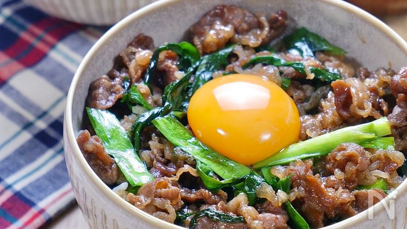 ガツンと満腹！ にらキムチ牛丼