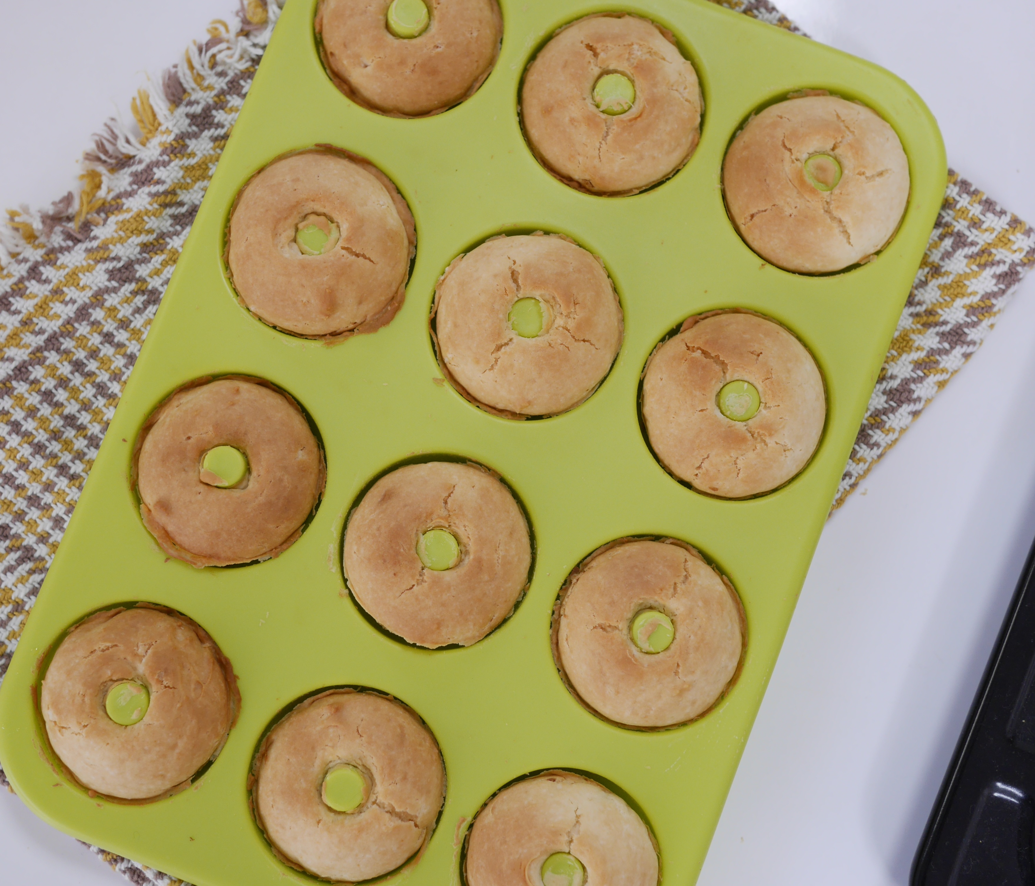 レンジで作るドーナツメーカー Home Sweet Doughnut ドーナツ シリコン型 レシピ レンジTikTok