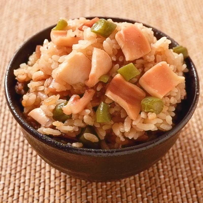 旨味が溶け込んだ！ イカの炊き込みご飯