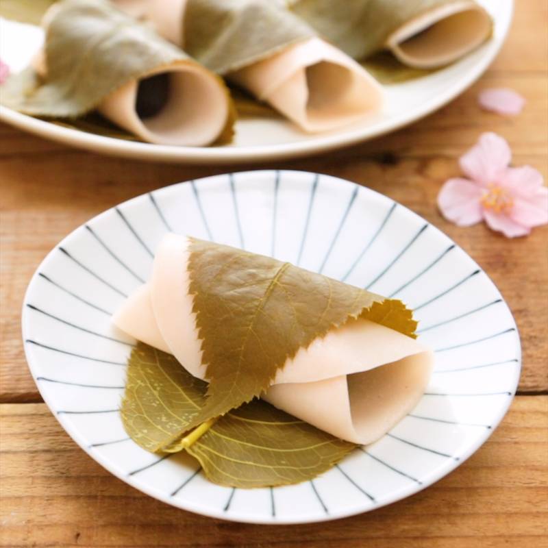 違うものを「桜餅」と呼んでるかも?!「関西風」と「関東風」なぜ2種類?どっちが主流