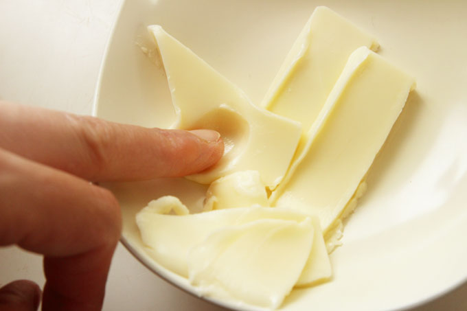 生クリーム2つで簡単！自家製ホイップバターの作り方☁️🧈