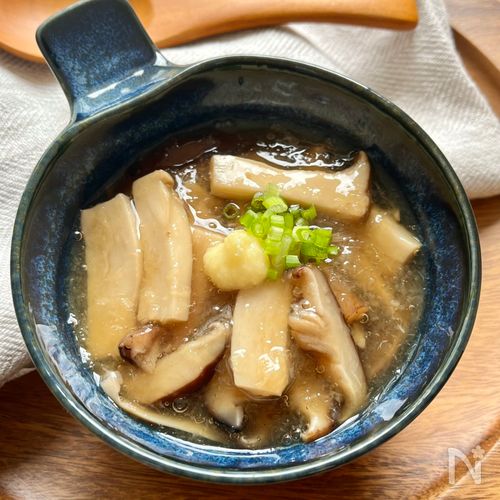 2024.8.23, めんつゆの作り方と🍉, そうめんの茹で方,めんつゆ , お水５００cc, 干し椎茸２０g, かつお節１０g,みりん１００cc, 醤油１００cc, お酒５０cc, そうめん１束に対して梅干し１粒を入れて茹でると, コシが出て麺もくっつきにくくなります,安いそうめんも高級そうめんみたいに美味しくなるかも, めんつゆは冷蔵庫で１週間は日持ちができます,