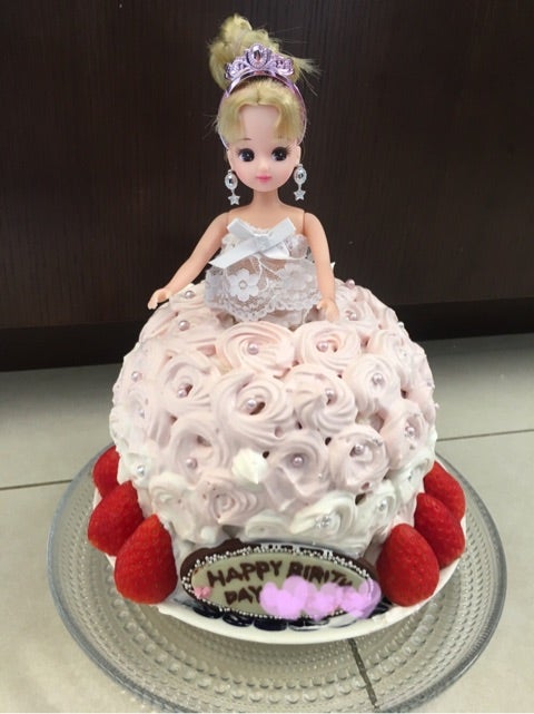 みんな笑顔に！お誕生日に取り入れたい「キャラクターケーキ」アイディアARCH DAYS