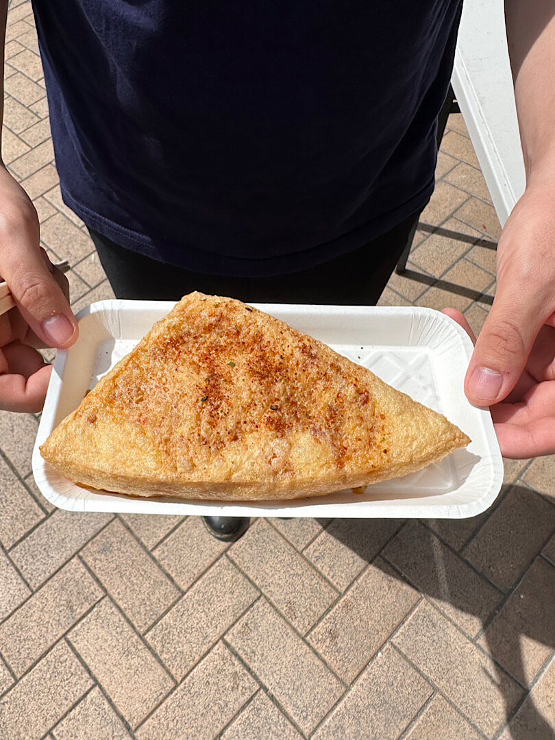 宮城県仙台市 サンドウィッチマンお勧めの油揚げを食べる。西方寺の門前に飲食店が立ち並び、観光地のようでした♪