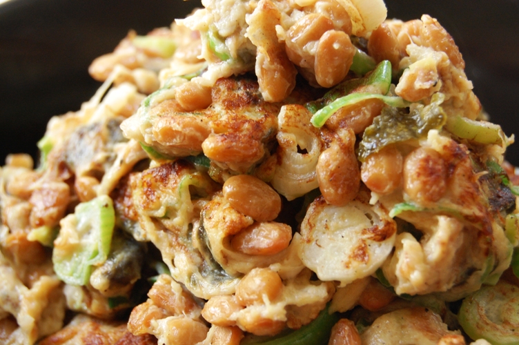 週末ご飯に♡春休みのランチに！10分でできる簡単丼！！, 魚と卵，たんぱく質もカルシウムもとれて、子どもにも食べさせたい1品！！,材料 2人分,・さばみそ煮缶 150g〜200g , ・玉ねぎ1個, ・卵3個, ・水100ml, ・白だし小さじ2, ・片栗粉小さじ1, 作り方は動画を見てね♡,他簡単レシピ、スポーツフード、時短レシピ👉 @peperoncino_aya , Ameba