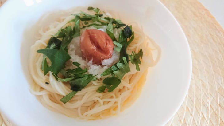 旨すぎて感動しました！ ニンニク梅干し素麺 作り方。 次にそうめんを作るとき絶対に作ってください！