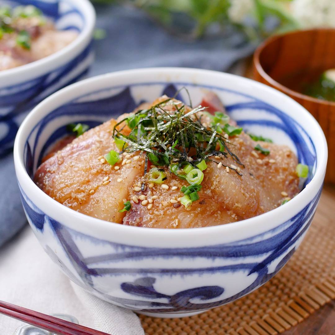 ぶりの漬け丼 麺つゆ、醤油、ごま油他by 母さん1971クックパッド簡単おいしいみんなのレシピが392万品