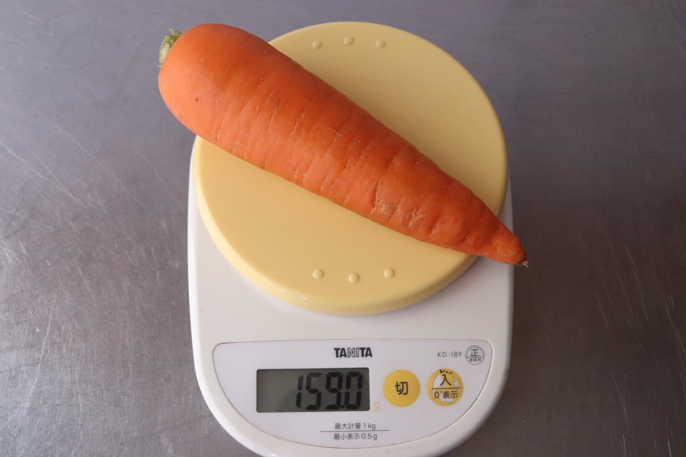 にんじん1本500グラム有ります 送料無料低農薬また有機肥料です 10キロ入りですYahoo!フリマ 旧PayPayフリマ