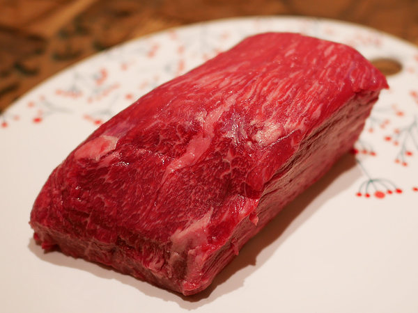 ローストビーフ フライパンor炊飯器で柔らかく作るコツを解説 たけだバーベキュー流レシピも！ - ハピキャンキャンプ・アウトドア情報メディア