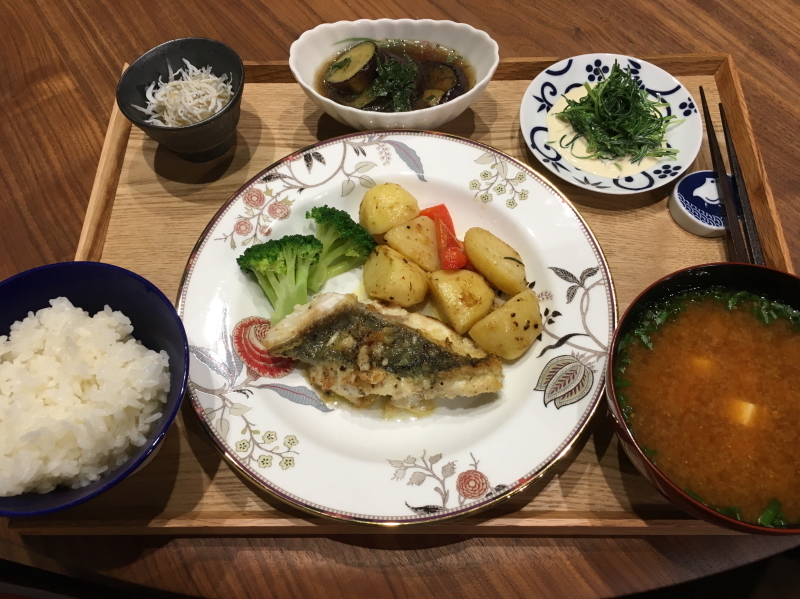 魚のムニエル定食 - 神明食堂WEBマガジン