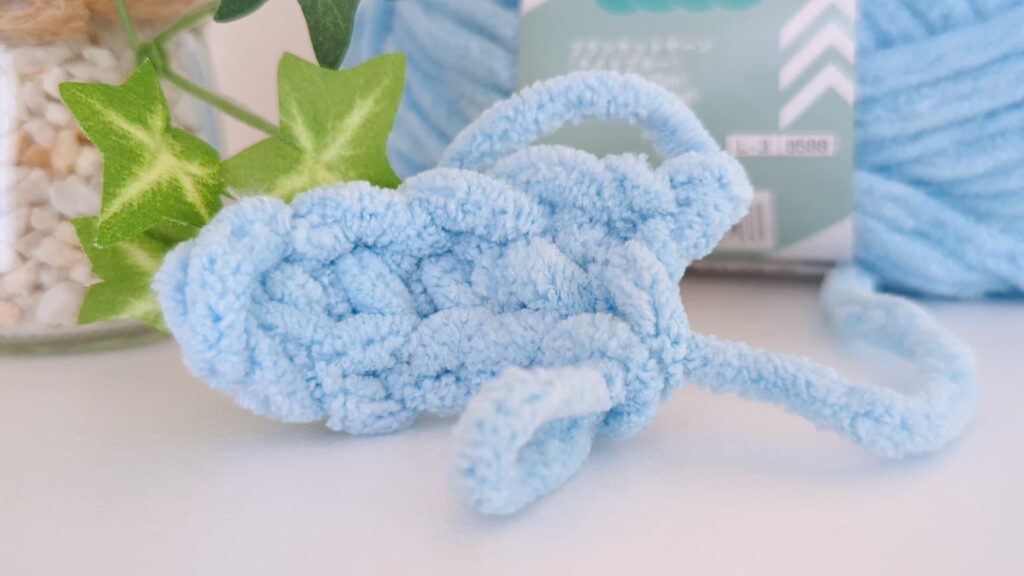 DAISOのブランケットヤーンで。 もっと色をふやしてほしいな〜 息子が石見神楽が大好きなんです！ヘビかぎ針編みcrochetDAISO石見神楽大蛇