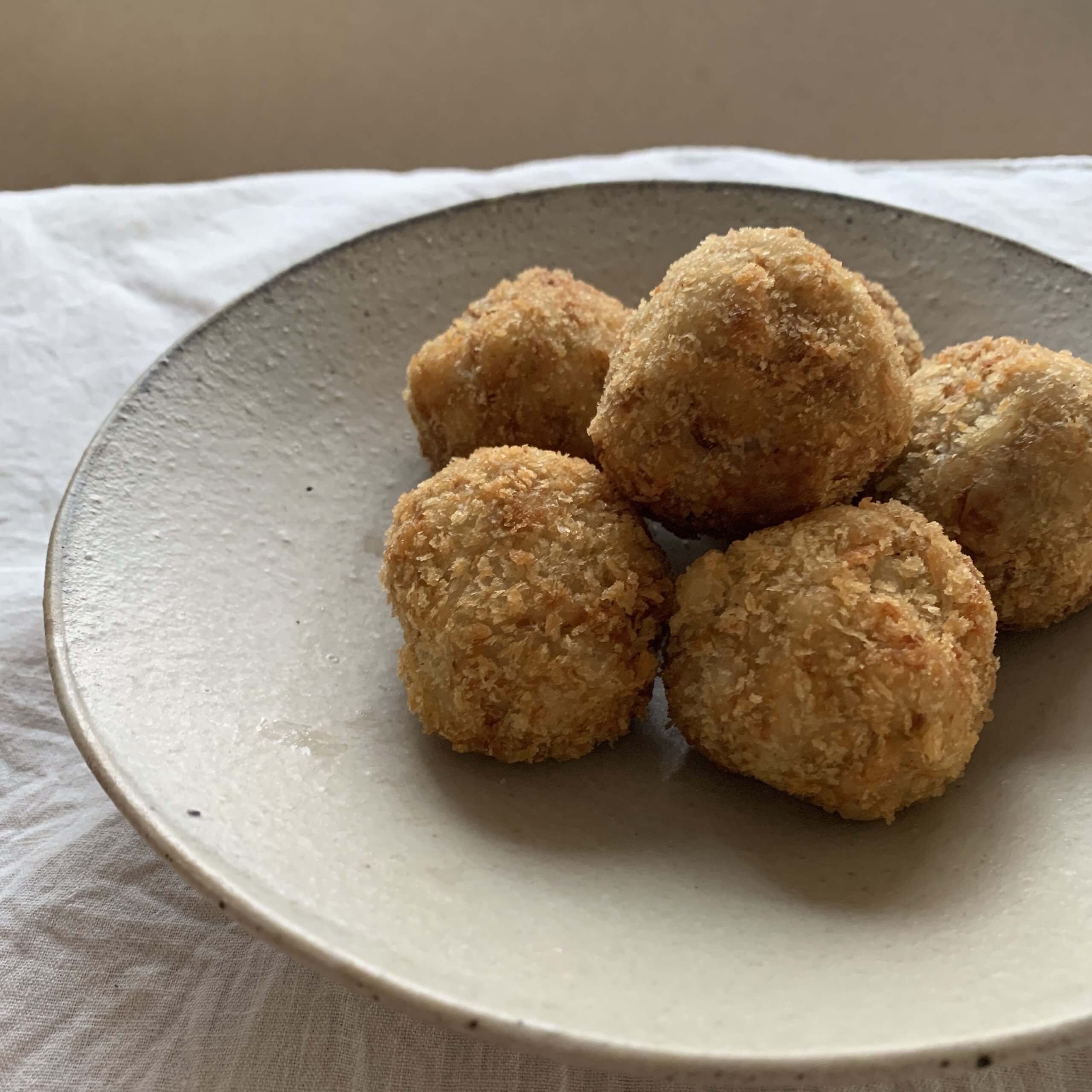 皮ごと茹でてつるんと剥く✿里芋のお醤油がけ❤