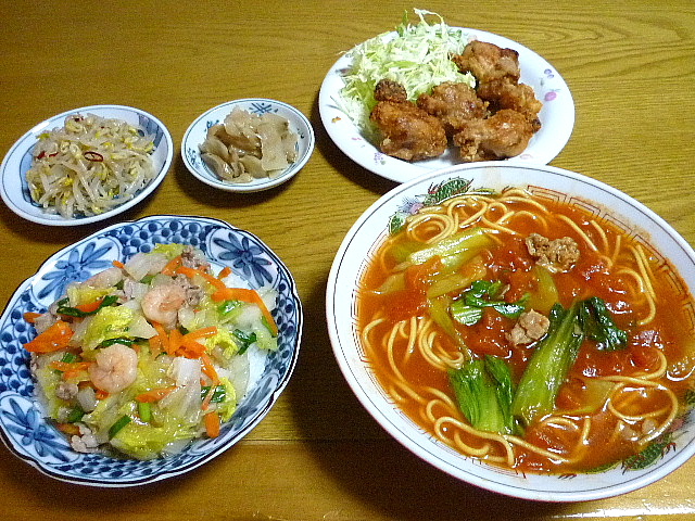 🍳 中華丼 野菜サラダ🥗 卵スープ 中華丼の具材は白菜、人参、小松菜、筍、豚バラ肉、うずらの卵です😊✨料理 夜ご飯 夕飯 自炊 自炊生活 料理記録 ごはん記録 献立 中華丼 卵スープ 夫婦ごはん 和食器