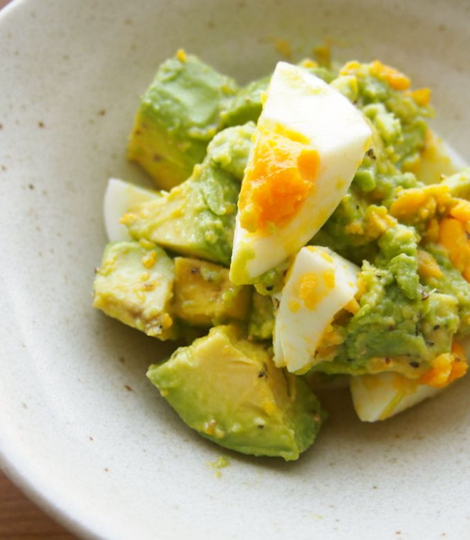 アボカドとトマトのサラダ