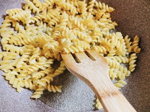 揚げパスタの簡単おつまみレシピ🌟