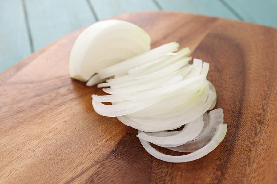 玉ねぎのくし切り 料理の基本- YouTube