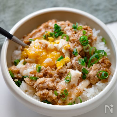 病院食 お昼ご飯 卵たっぷり親子丼セット｡鶏肉も玉子もタンパク質豊富で栄養満点!わんまいる公式ブログ