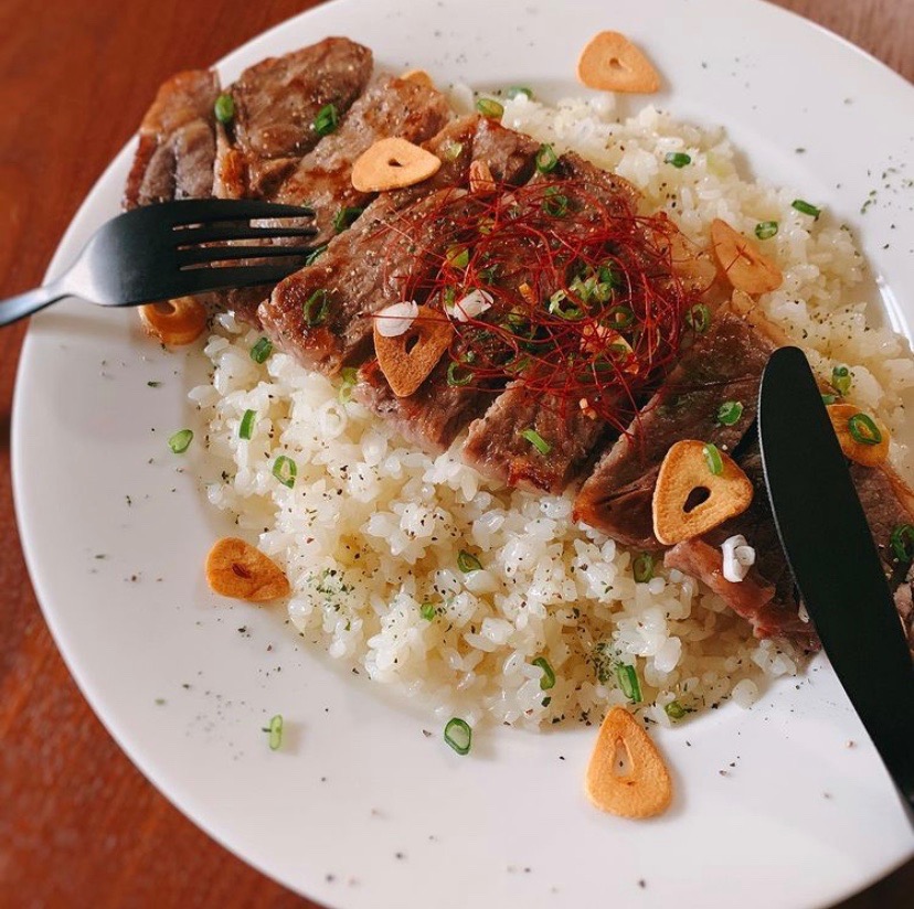 豪華！ガーリックライスのステーキ丼マックスバリュ東海 静岡、神奈川、山梨、愛知、三重、岐阜、滋賀の食品スーパ