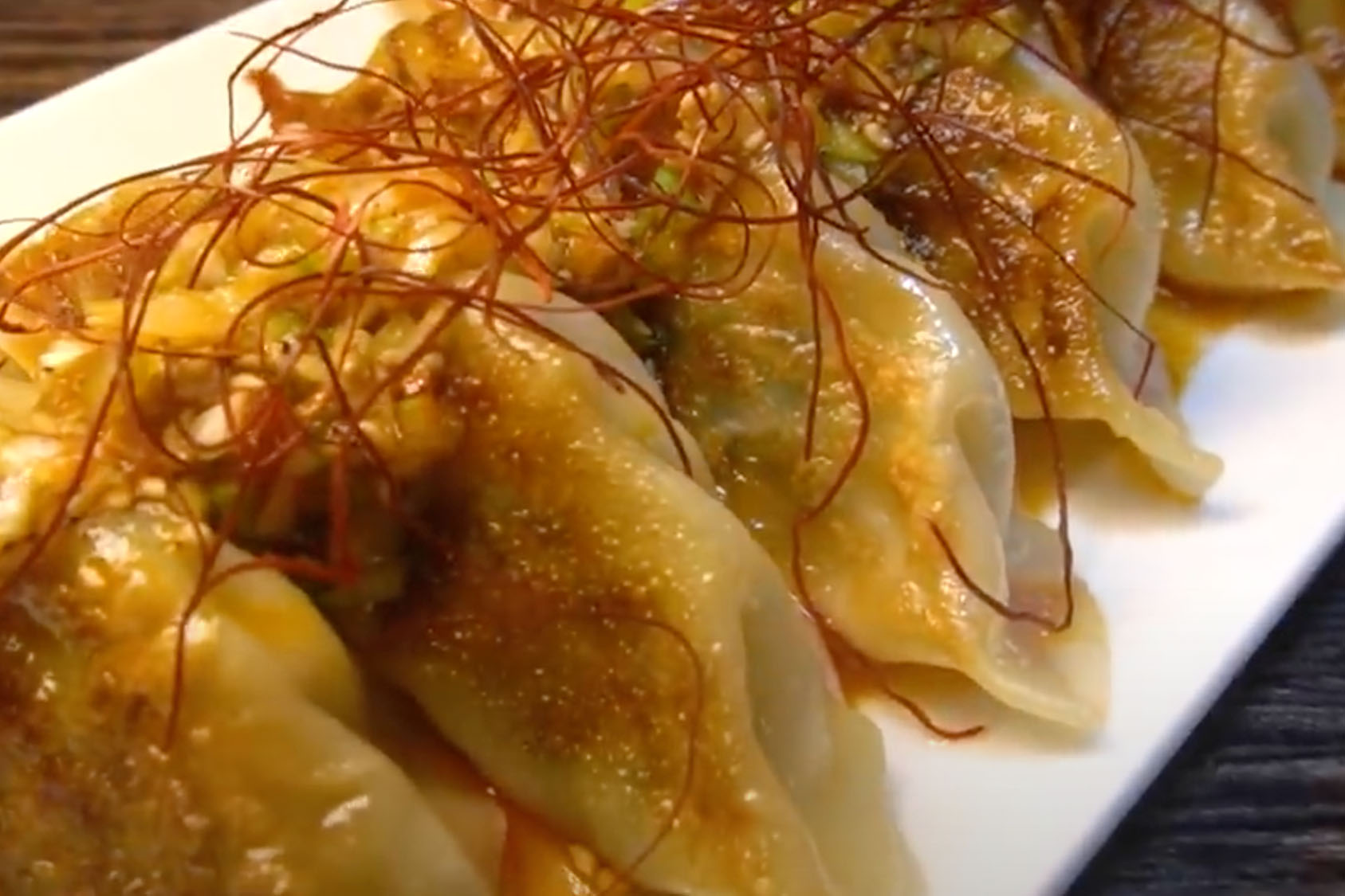 韓国料理 マンドゥクッ 韓国の水餃子スープの写真素材215701322 毎月1点無料 フリー のストックフォト イメージマート