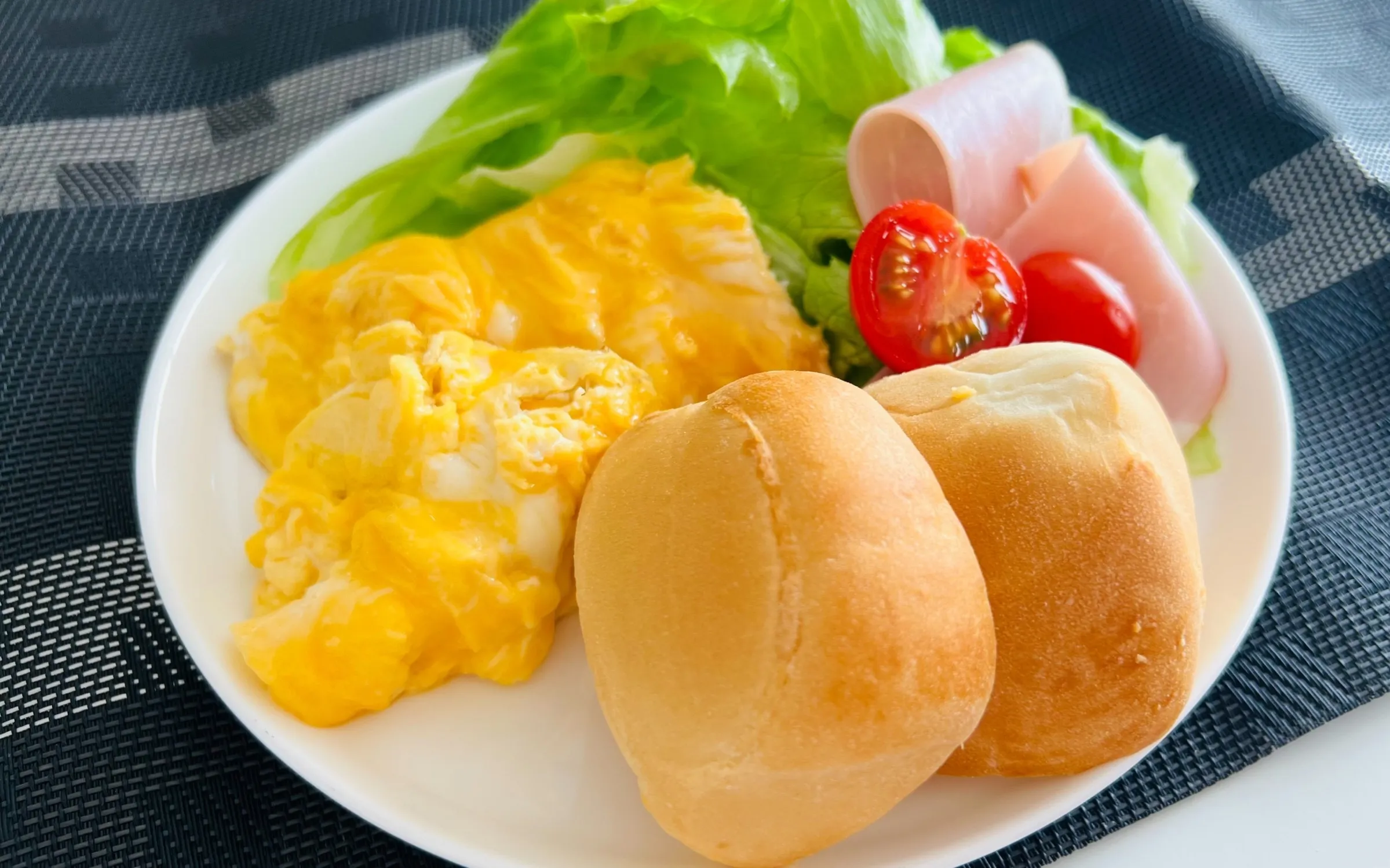 コストコの長期保存パンが雑穀こうばしい！ 『有機プロティックブレッド』でサンドイッチを作ると具材が引き立つmitok ミトク