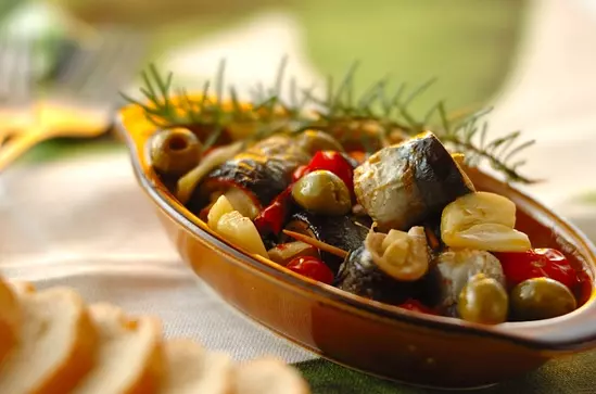 アヒージョに合う献立特集。もっと美味しく食べられる人気の副菜・付け合わせご紹介folk