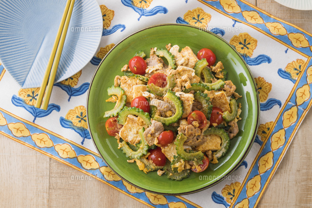 ゴーヤチャンプルー」のイラスト素材・ベクター画像 - イメージマートimagemart