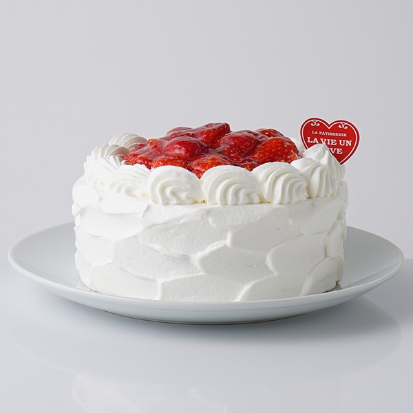 誕生日ケーキに！いちごのデコレーションケーキ