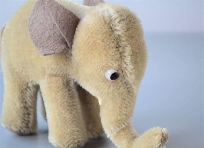 あいつ元気にしてるかなぁ5選 その5 生存情報求むー！！ -------------------------------ニューヨーク在住イラストレーターの RINGOMAN@ringo_fashionです🍎 日常に潜むあるある毎日投稿 気分は してます✨たまーに体系別ファッションイラストも。 お気軽に