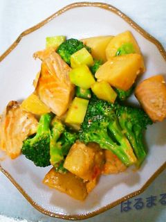 焼きブロッコリーとキムチのマヨネーズ炒め