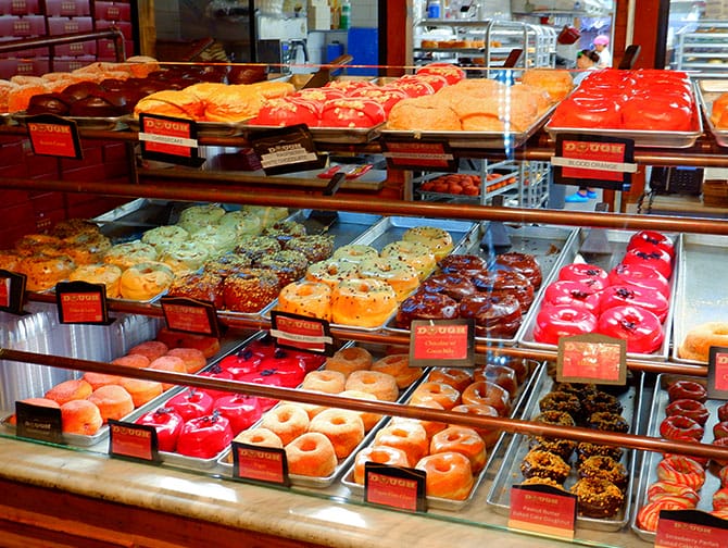 個性たっぷり。ブルックリンで訪れたい絶品ドーナツマップ〜ニューヨーク、ヴィヴィッドに街を彩る最旬ドーナツ-3翼の王国 - ANAの機内誌、最新号や バックナンバーをWebで読める