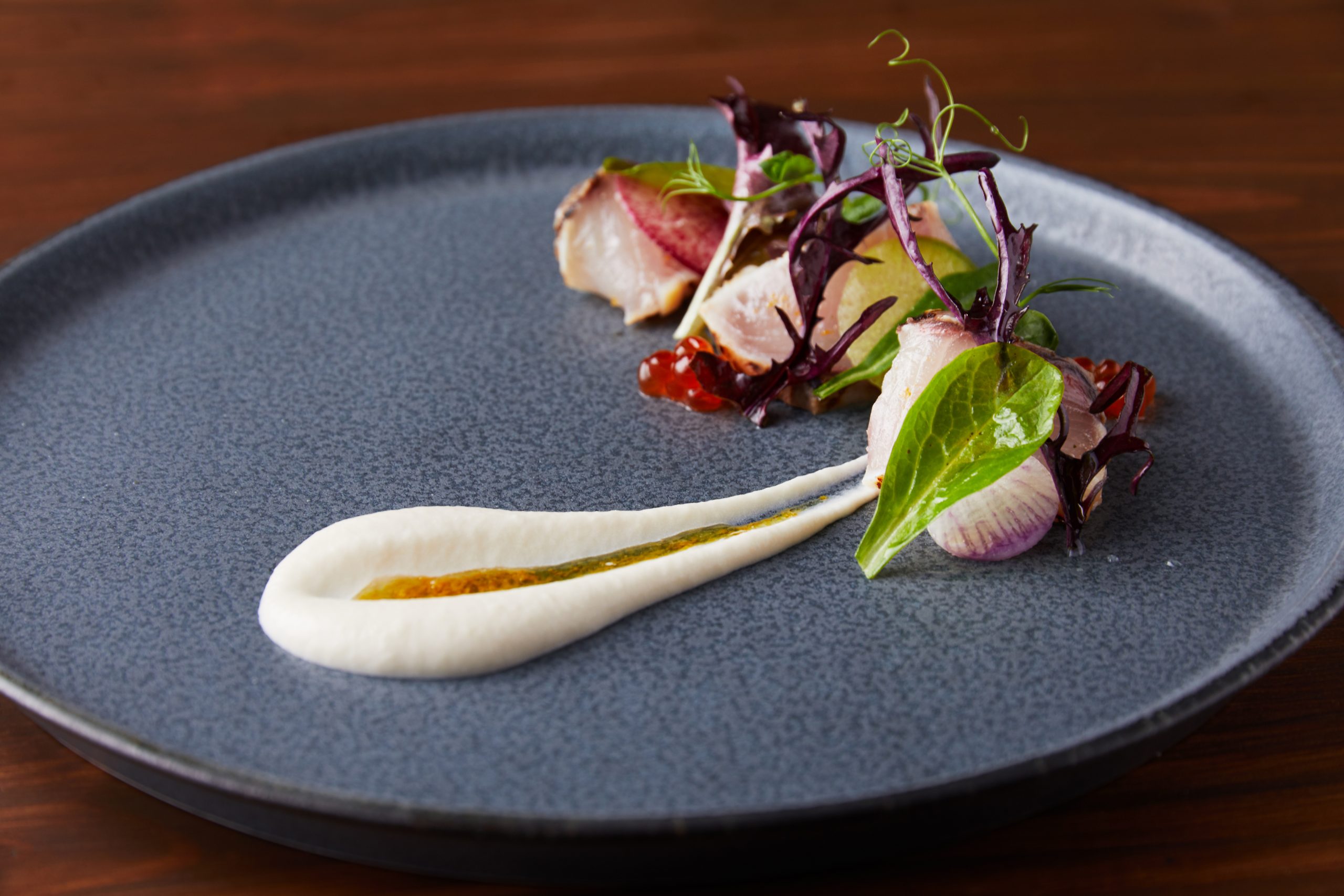 こんにちはFAONです🦌 10月の前菜です😊 鯖のマリネサツマイモの燻製クリーム柿のサラダ添え🐟少し涼しくなって、テラス席のご利用多くなってきました🍽 猿沢池.興福寺を眺めながらのお食事とても気持ちいいですので是非お試しください☘️FAON奈良フレンチ奈良町